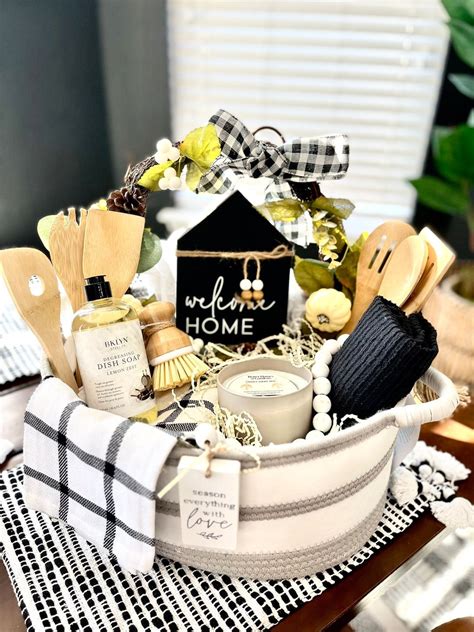 Large Kitchen House Warming Closing Gift Basket - Etsy | Creative gift ...