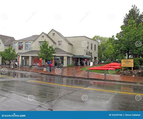 LL Bean Flagship Store Freeport Maine in Rain Editorial Photo - Image ...