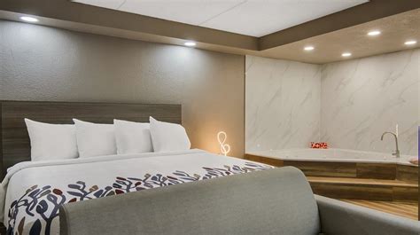 RED ROOF INN & CONFERENCE CENTER CHICAGO - N AURORA/ NAPERVILLE (North ...