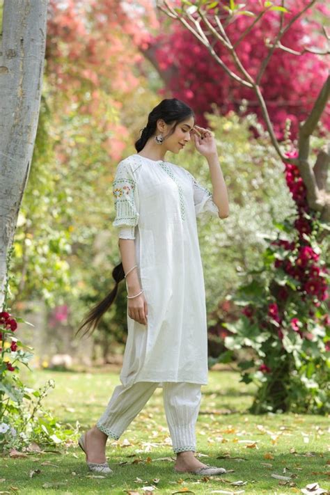 Premium Mul Dobby Cotton Embroidered Pant Set in Off White (Loose Fit ...