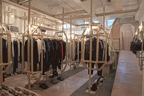 LN-CC - London: Get the Detail of LN-CC on TimesTravel