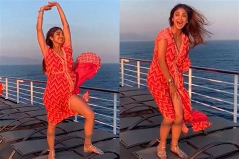 Oops मूमेंट Video: क्रूज पर लहराते हुए पोज दे रही थीं शिल्पा, हवा में ...