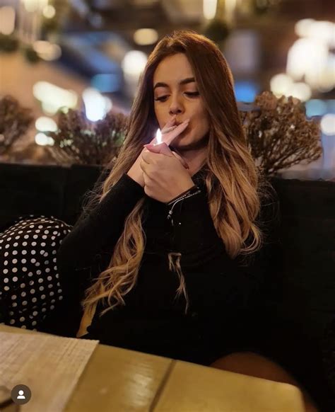 Beautiful Gals Smoking on Tumblr