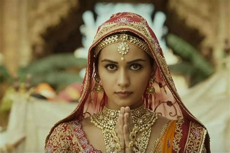 Manushi Chhillar bags Fresh Face of the Year at GlobalSpa Fit & Fab ...