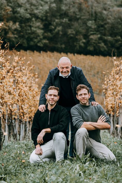 Umrl je Miha Istenič - Svet24.si