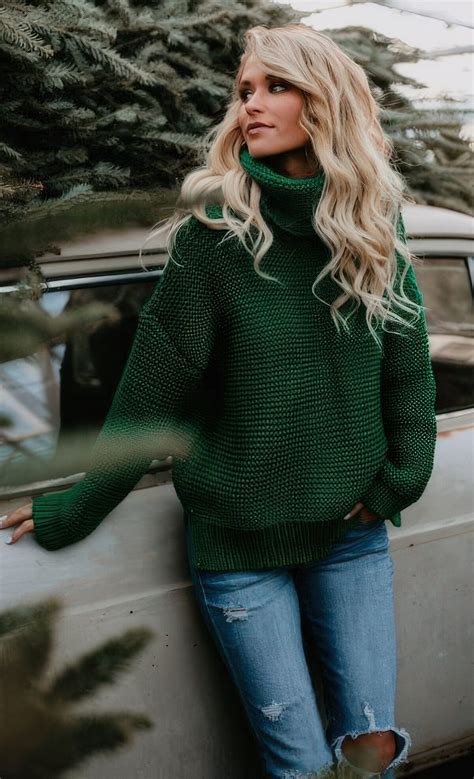 15 Outfits With Emerald Green Sweaters - Styleoholic
