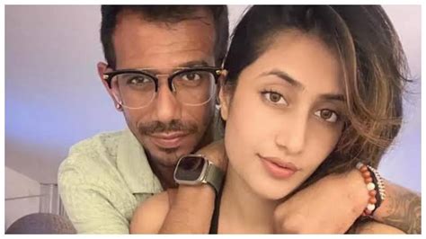 Dhanashree Verma's airport video goes VIRAL after fans spot Yuzvendra ...