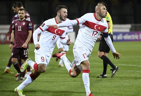 Turkey beats Latvia 2-1 to keep 2022 World Cup hopes alive | Daily Sabah