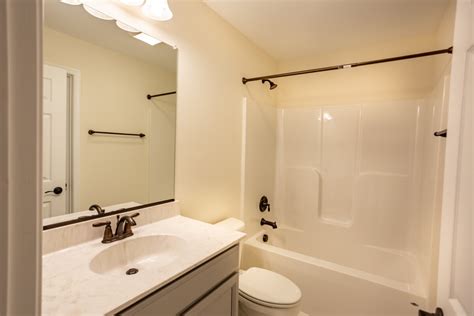 Basement Bath 的图像结果