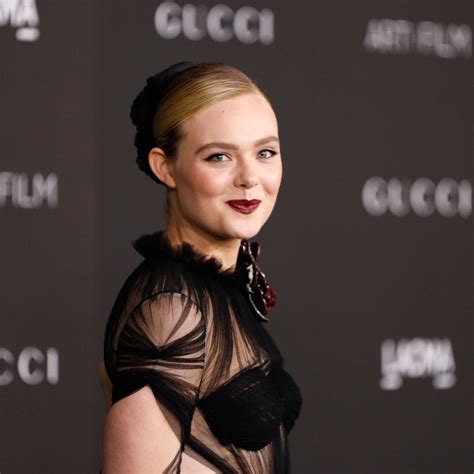 Elle Fanning Flaunts Toned Abs, Butt, Legs In Gucci On Red Carpet