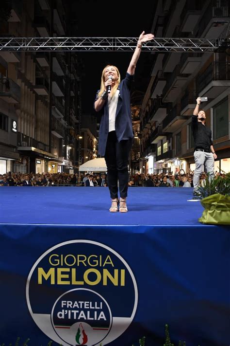 Giorgia Meloni's feet