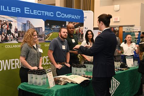 UNF: Career Fairs & Career Week