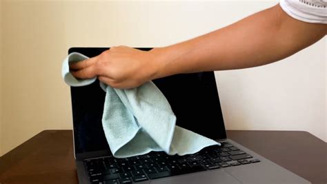 How to Clean Your Screen 的图像结果