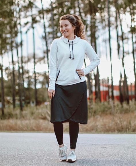 HugeDomains.com | Modest workout clothes, Modest fashion, Modest workout