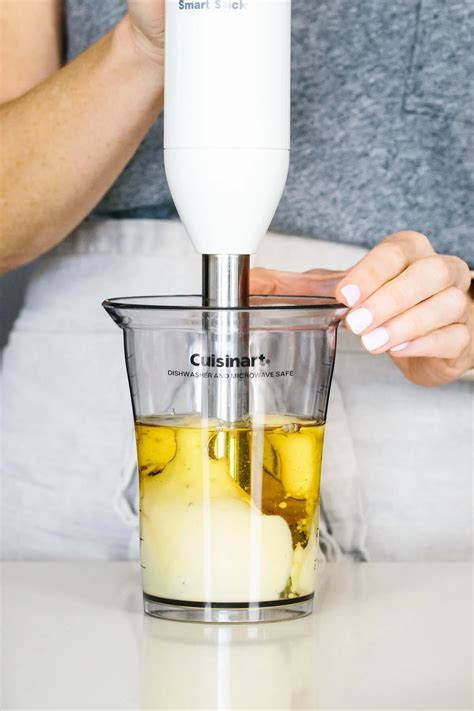 Mayonnaise Recipe (Super Easy!) | Downshiftology (2025)