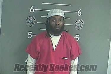Recent Booking / Mugshot for MALIK SHELTON in Pike County, Kentucky
