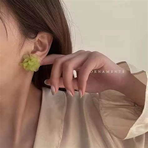 Floral Studs Earrings – BeautyNX.com