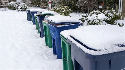 Seattle garbage pickup delay extended after more snow arrives Thursday ...