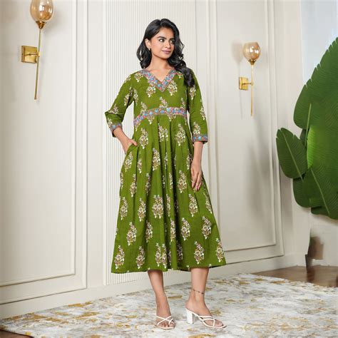 Ethnic Motif on Green Mom and Daughter Cotton Dresses – Fashiana