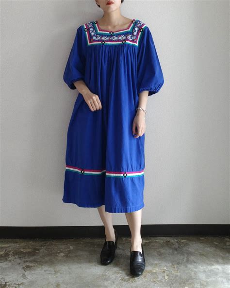 Square neck Embroidery Dress | Oasis the Surreal