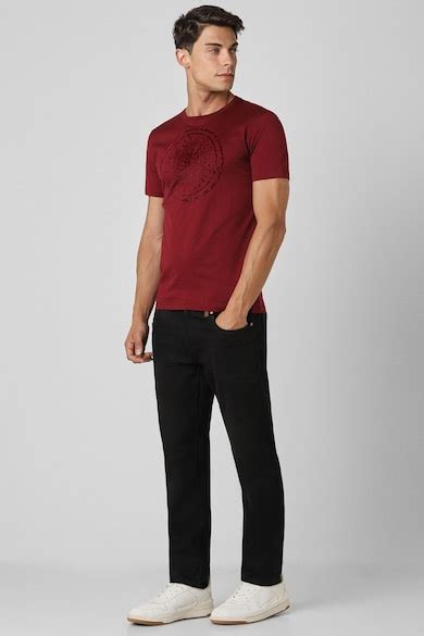 Buy Men Maroon Solid Crew Neck T-shirt Online - 39629216 | Van Heusen