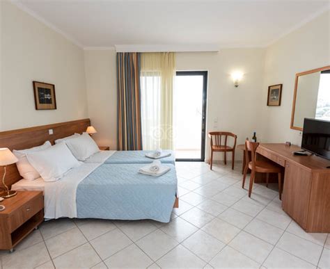 Golden View Studios Pool: Pictures & Reviews - Tripadvisor