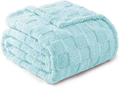 Amazon.com: Exclusivo Mezcla Fleece Throw Blanket for Couch, Super Soft ...