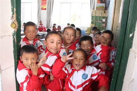 【全国网络媒体西藏行】走进日喀则市上海实验学校-国内频道-内蒙古新闻网