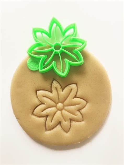 Spiral Flower Cookie Cutter | Flowers and Leaves | Imagination Lab
