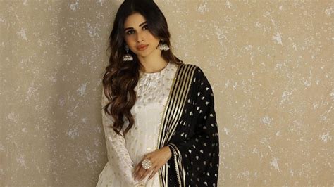 Mouni Roy recalls terrifying night when a stranger tried to break into ...