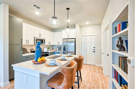 Luxury Apartments in Cypress, TX | Experience Gateway at Cypress Creek