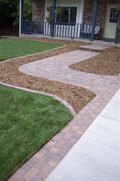 Anchor Holland Paver Walkway and Border Along Driveway, Fieldstone ...
