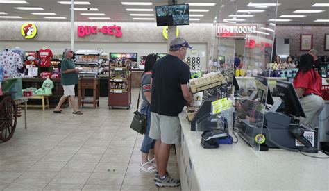Buc-ee's wages: Texas' iconic gas station pays as much as $225K