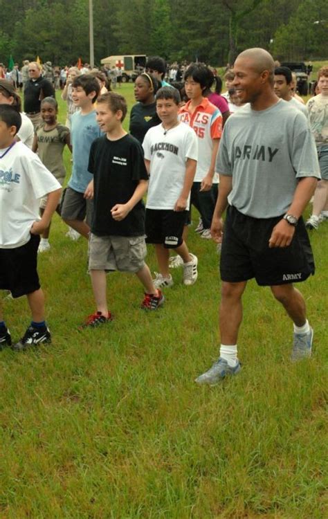 NCO Shares His Love of the Army With School Children | Article | The ...