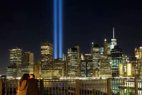 【老照片】纽约曼哈顿双子座：1967年眼见它起高楼、2001年眼见它楼塌了_能源