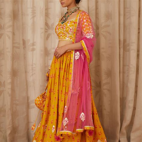 Mustard Yellow Lehenga Set. – Shyam Narayan Prasad