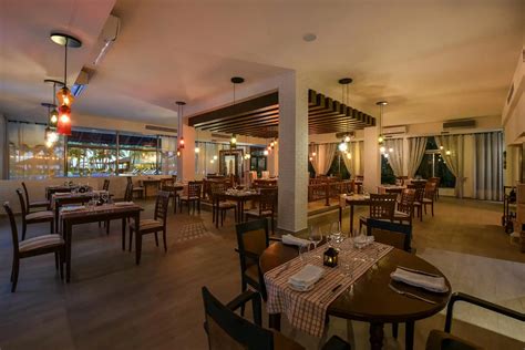 Restaurants - El Dorado Maroma