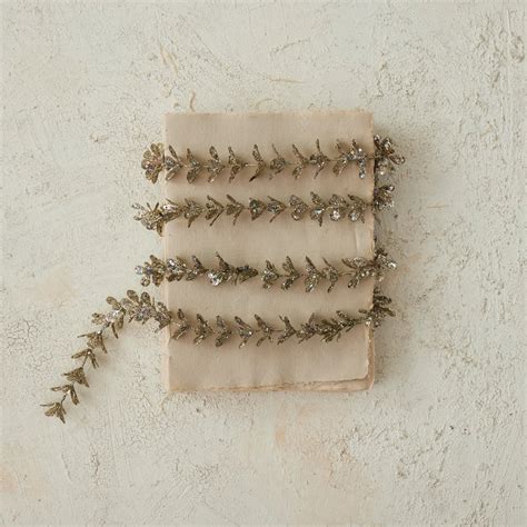 Glittering Champagne Boxwood Garland – Fiori and Fern