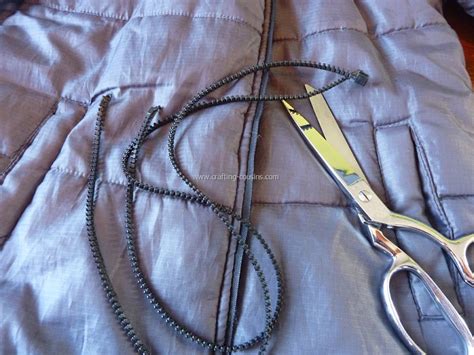 How to Zip a Coat 的图像结果