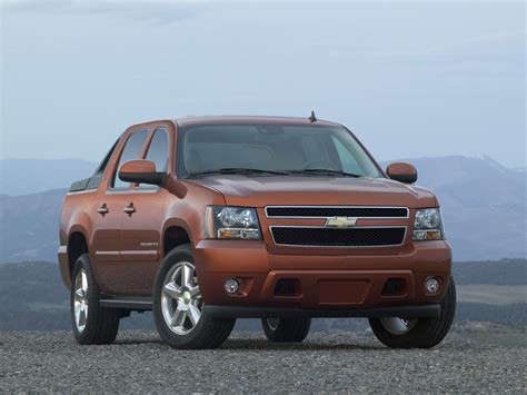 Chevrolet Avalanche (Шевроле Avalanche) 2025 - обзор модели c фото и видео