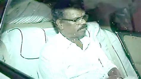 Caught in corruption; Malayali ED Deputy Director removed - KERALA ...