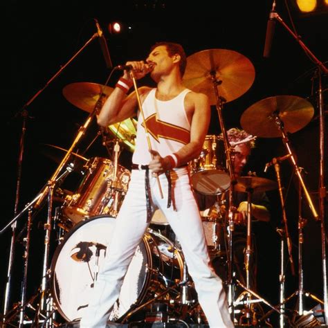 FLASHBACK: Queen Steals The Show At Live Aid