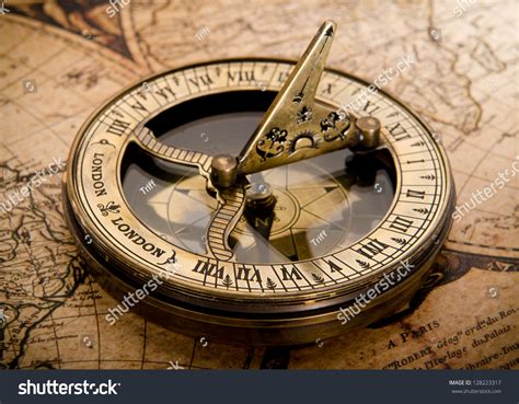 Brújula Antigua En Mapa Con Estilo Vintage De 1752. Imagen de archivo ...