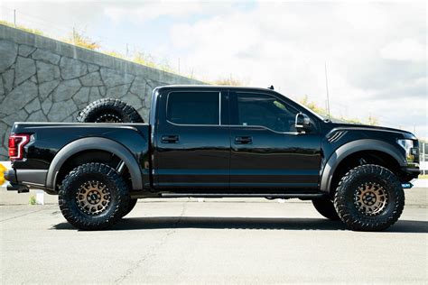 Ford Raptor 2022 Black Modified