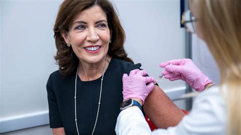 Video of Kathy Hochul with eye swollen shut is altered | Fact check