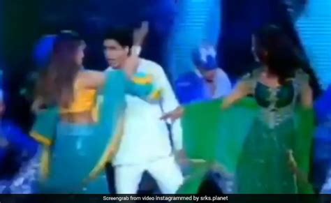 शाहरुख खान ने रानी, प्रीति और प्रियंका चोपड़ा के साथ किया ऐसा रोमांटिक ...