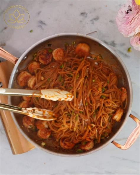 Quick spicy garlic shrimp noodles recipe video – Artofit