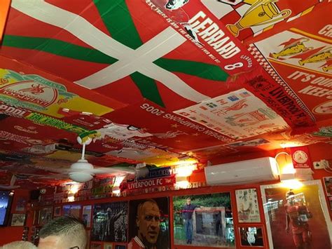 Most famous bar in Salou - Reviews, Photos - Shanklys Bar Salou ...