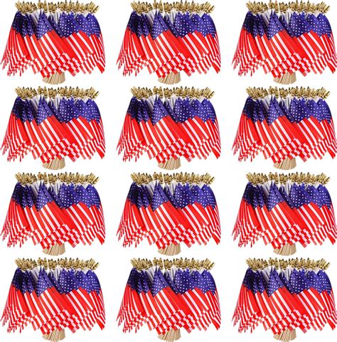 Amazon.com: Preboun 500 Pcs Mini American Flags on Stick 5x8 Inch Us ...