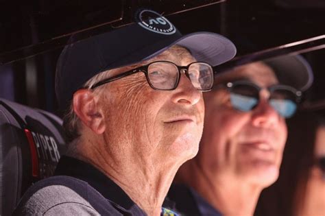 Gejts je hodajući optimizam: "Buduće generacije živeće bolje" - B92